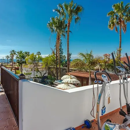 Sleeps 10 With Pool Air Con And Wifi *