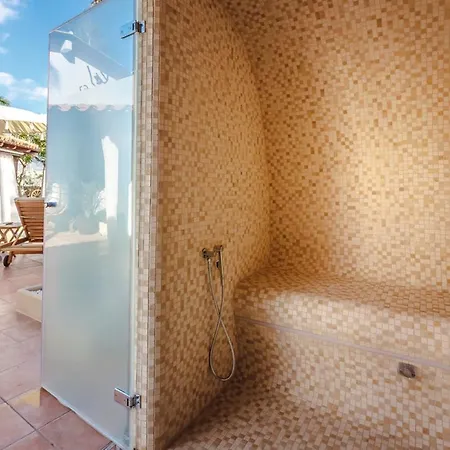 Sleeps 10 With Pool Air Con And Wifi *