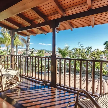 Sleeps 10 With Pool Air Con And Wifi