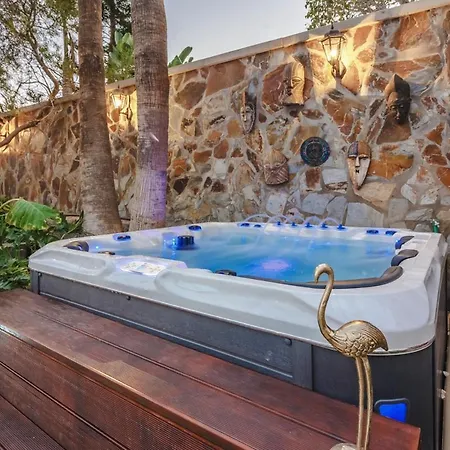 Sleeps 10 With Pool Air Con And Wifi * Callao Salvaje