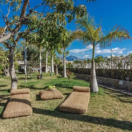 Sleeps 10 With Pool Air Con And Wifi